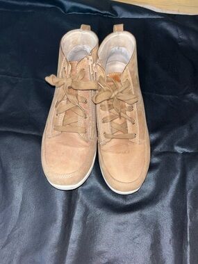 Tan Suede High-Top boots Vionic size 8.5